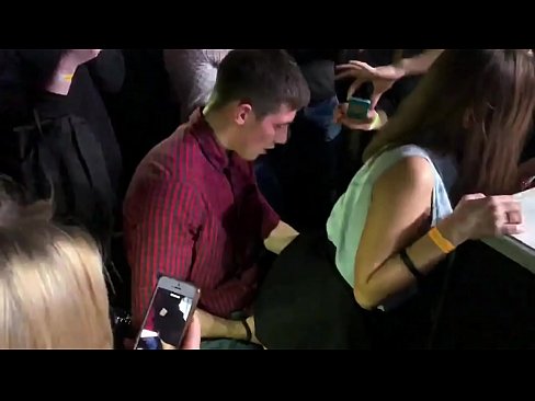 ❤️ Rigtig sex i en russisk natklub. 18-årig russisk pige i anus og vagina kneppet i en natklub ❌ Skøn porno at da.com-pornzog.ru